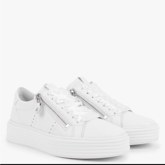 Kennel & Schmenger TURN White Trainers With Crystals 31-18570-627 Col 001